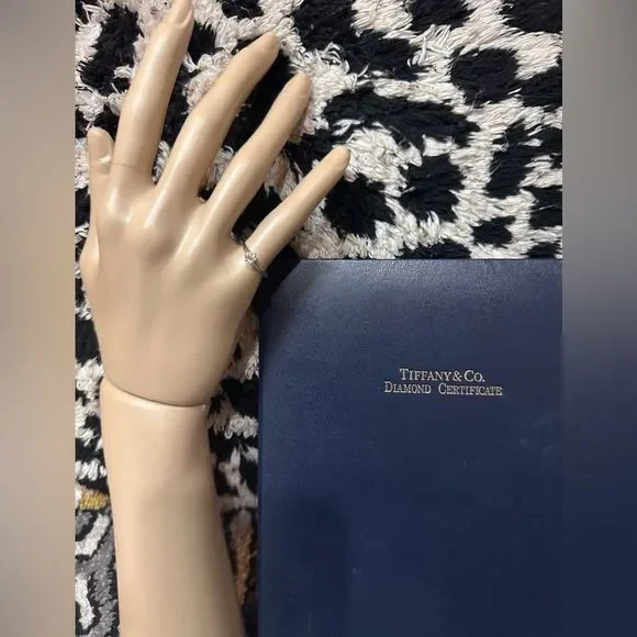 Tiffany and Co. Ring Solitaire Diamond 0.31ct Platinum - Picture 2 of 6